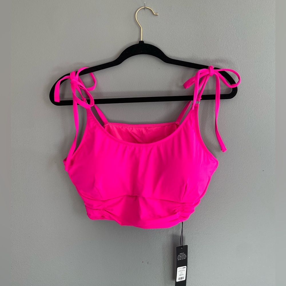 Fashion Nova: Swimsuit Set

Sandy Castles Ruched 2 Piece Bikini - Hot Pink